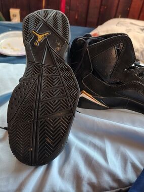 Air Jordan Black and Gold Retro Basketball Shoes